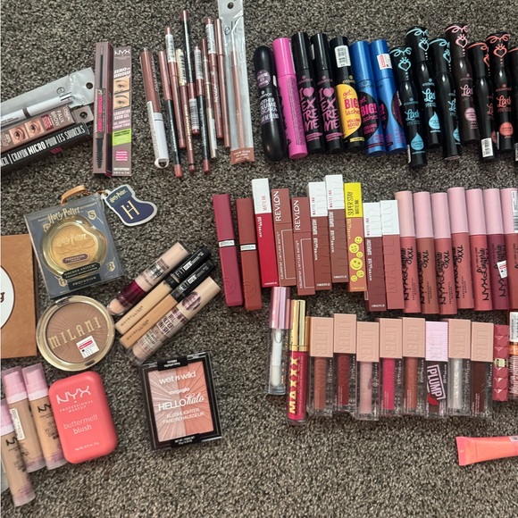 Assorted Lipstick Collection - Picture 2 of 5
